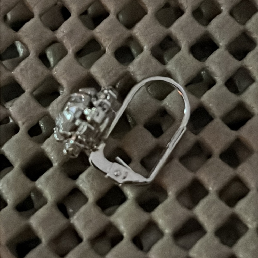 CRYSTALS🐝🐝DROP EARRINGS - Picture 10 of 10